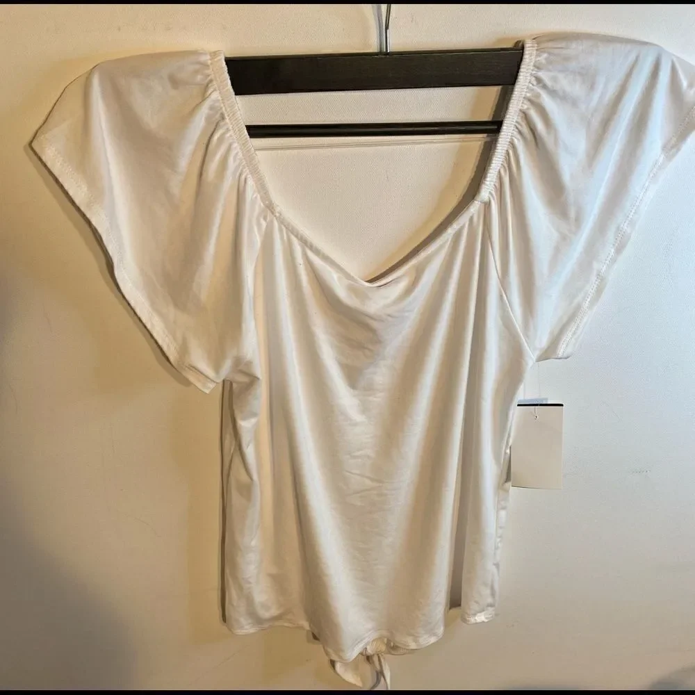 🛍Girls Cute 4 U Comfy and great off shoulder Blouse Size:large